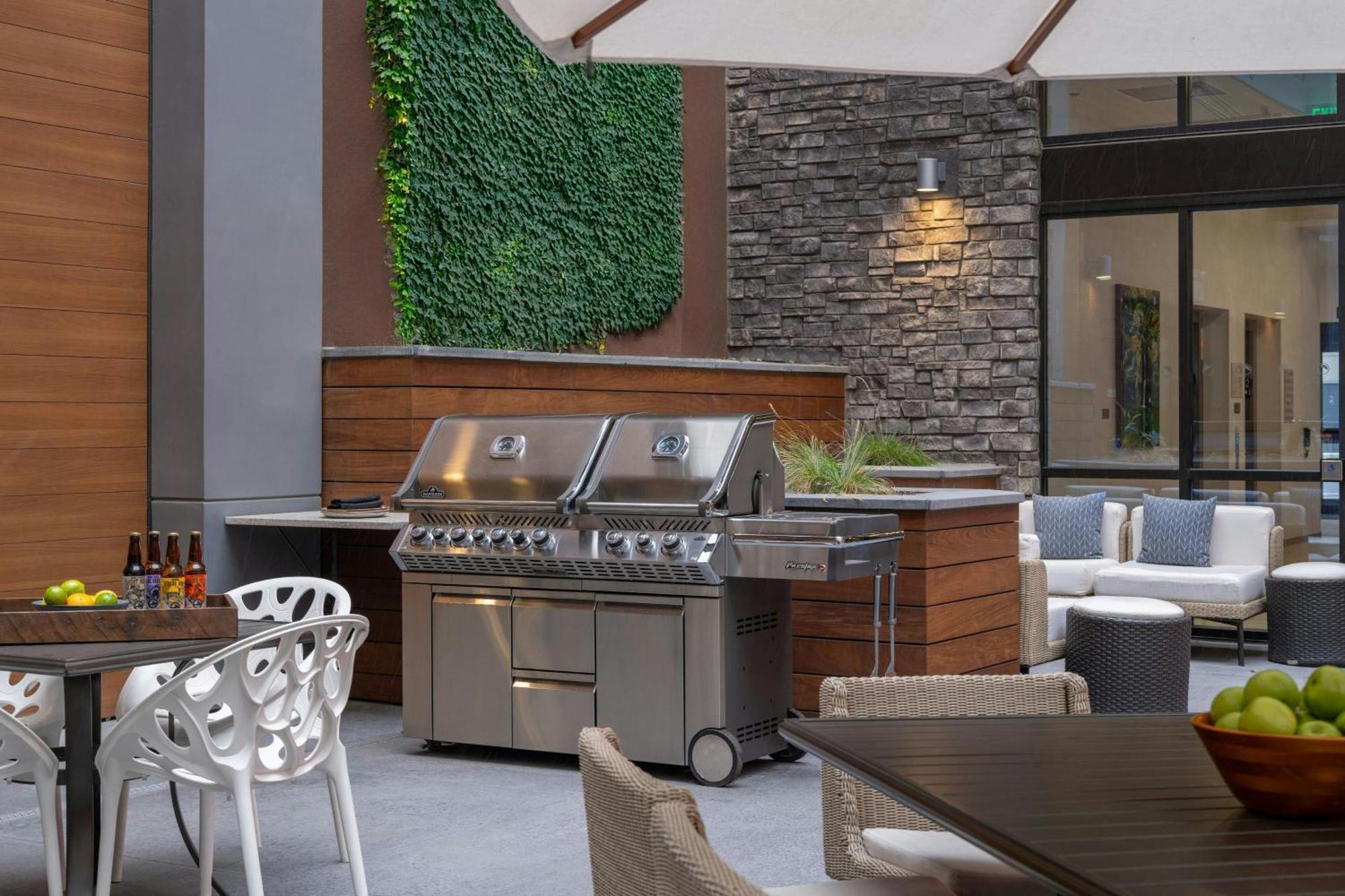 Springhill Suites By Marriott Colorado Springs Downtown エクステリア 写真